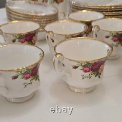 Royal Albert Old Country Roses Bone China Dinner Set England 1962, 87 pieces