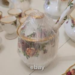 Royal Albert Old Country Roses Bone China Dinner Set England 1962, 87 pieces