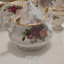 Royal Albert Old Country Roses Bone China Dinner Set England 1962, 87 pieces