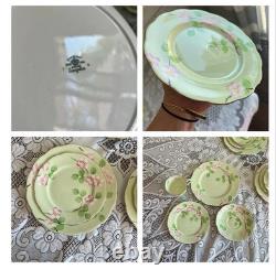 Royal Albert bone china of England Evangeline 19 Piece Set Excellent Condition