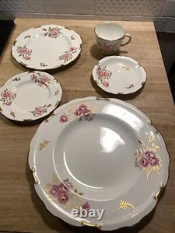 Royal Crown Derby Porcelain Royal Pinxton Roses 5 Pc Place Setting