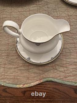 Royal DOULTON CHINa Set Service For 12 (100 Pieces)