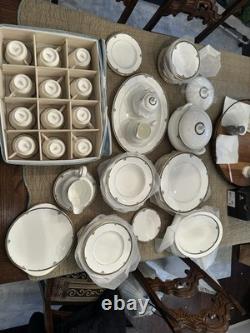 Royal DOULTON CHINa Set Service For 12 (100 Pieces)