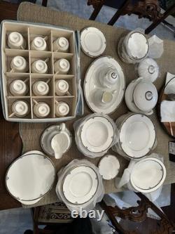 Royal DOULTON CHINa Set Service For 12 (100 Pieces)