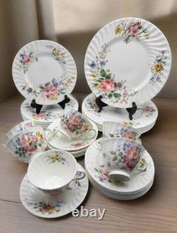 Royal Doulton Arcadia H4802 Bone China 30pc Dinner Tea Set Made in England MINT