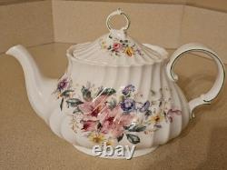 Royal Doulton Arcadia H4802 Bone China Dinner Tea Set Made in England 71 Pieces