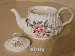 Royal Doulton Arcadia H4802 Bone China Dinner Tea Set Made in England 71 Pieces