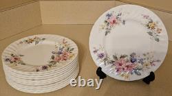Royal Doulton Arcadia H4802 Bone China Dinner Tea Set Made in England 71 Pieces