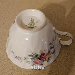 Royal Doulton Arcadia H4802 Bone China Dinner Tea Set Made in England 71 Pieces