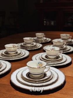 Royal Doulton Ascot Floral Gold Bone China 8 Place 40Piece Tea Set MINT