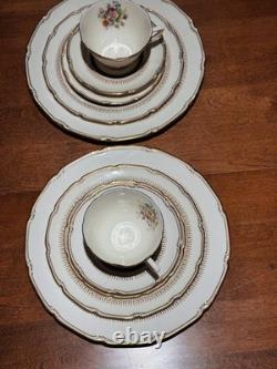 Royal Doulton Ascot Floral Gold Bone China 8 Place 40Piece Tea Set MINT