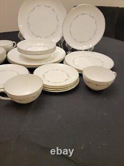 Royal Doulton Bone China Coronet H4947 4 Pl Settings (7 pc ea) 28 PCs