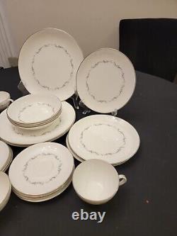 Royal Doulton Bone China Coronet H4947 4 Pl Settings (7 pc ea) 28 PCs