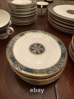Royal Doulton Carlyle Bone China Dinnerware 12 Place Settings + Extras