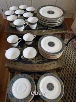 Royal Doulton Carlyle Bone China Dinnerware 12 Place Settings + Extras