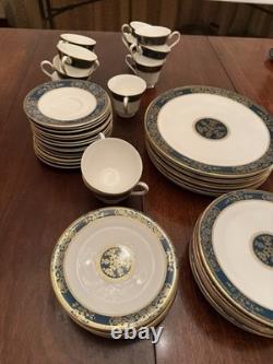 Royal Doulton Carlyle Bone China Dinnerware 12 Place Settings + Extras
