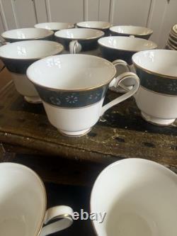 Royal Doulton Carlyle Bone China Dinnerware 12 Place Settings + Extras
