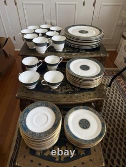 Royal Doulton Carlyle Bone China Dinnerware 12 Place Settings + Extras