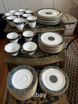 Royal Doulton Carlyle Bone China Dinnerware 12 Place Settings + Extras