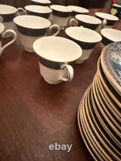 Royal Doulton Carlyle Bone China Dinnerware 12 Place Settings + Extras