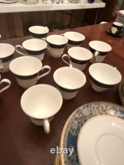 Royal Doulton Carlyle Bone China Dinnerware 12 Place Settings + Extras