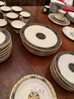 Royal Doulton Carlyle Bone China Dinnerware 12 Place Settings + Extras