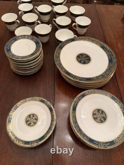 Royal Doulton Carlyle Bone China Dinnerware 12 Place Settings + Extras