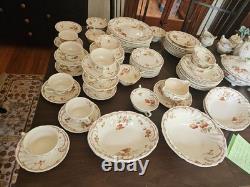 Royal Doulton Chiltern D6095 China Dinner Service, England, 60 pieces, VGC