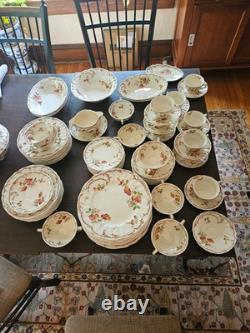 Royal Doulton Chiltern D6095 China Dinner Service, England, 60 pieces, VGC