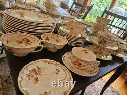 Royal Doulton Chiltern D6095 China Dinner Service, England, 60 pieces, VGC