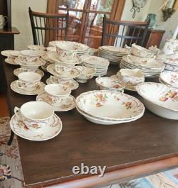 Royal Doulton Chiltern D6095 China Dinner Service, England, 60 pieces, VGC