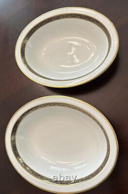 Royal Doulton China set / Harlow / Made in England / 8 6 pc place settings and