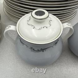 Royal Doulton Coronet Bone China Dinnerware Set 12 Place Settings H4947