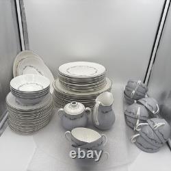 Royal Doulton Coronet Bone China Dinnerware Set 12 Place Settings H4947