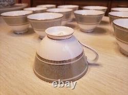 Royal Doulton England Fine Bone China English Renaissance Set Of 12 Tea Cups