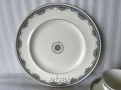 Royal Doulton English Bone China Albany H5121 Dinnerware 20Pcs. 4Place Settings