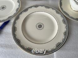 Royal Doulton English Bone China Albany H5121 Dinnerware 20Pcs. 4Place Settings