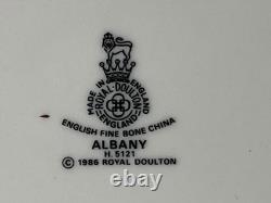 Royal Doulton English Bone China Albany H5121 Dinnerware 20Pcs. 4Place Settings