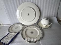 Royal Doulton English Bone China Albany H5121 Dinnerware 20Pcs. 4Place Settings