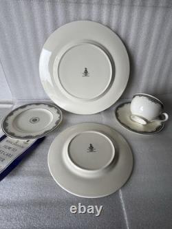 Royal Doulton English Bone China Albany H5121 Dinnerware 20Pcs. 4Place Settings