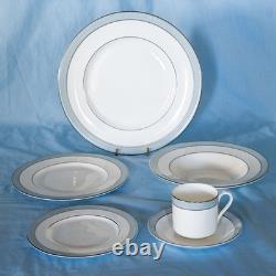 Royal Doulton Etude (Pattern H5003). 8 Place Settings With Serving Pieces. England