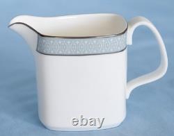 Royal Doulton Etude (Pattern H5003). 8 Place Settings With Serving Pieces. England