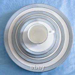 Royal Doulton Etude (Pattern H5003). 8 Place Settings With Serving Pieces. England