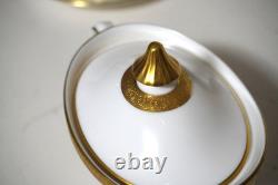 Royal Doulton Fine Bone China Set for 8 Royal Gold Pattern H. 4980 1969 Vintage