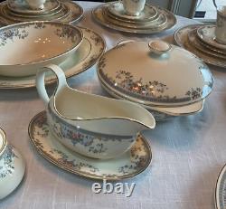 Royal Doulton Juliet Fine English Bone China, 9 Dinner 5 Pc Set plus serving pcs