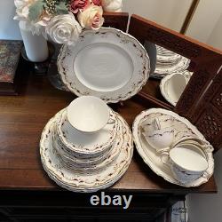 Royal Doulton STRASBOURG WHITE/GOLD/WINE Bone China Set Serves 6 England 32 P