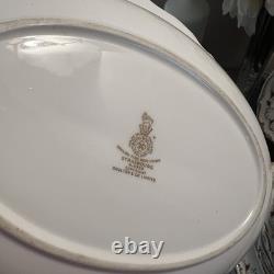 Royal Doulton STRASBOURG WHITE/GOLD/WINE Bone China Set Serves 6 England 32 P