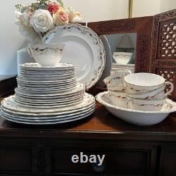 Royal Doulton STRASBOURG WHITE/GOLD/WINE Bone China Set Serves 6 England 32 P