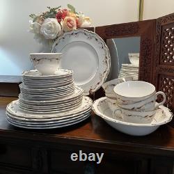 Royal Doulton STRASBOURG WHITE/GOLD/WINE Bone China Set Serves 6 England 32 P