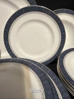 Royal Doulton Sherbrooke H5009 Fine China 36pcs 6 pc place setting service for 6